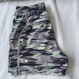Men’s Lululemon shorts